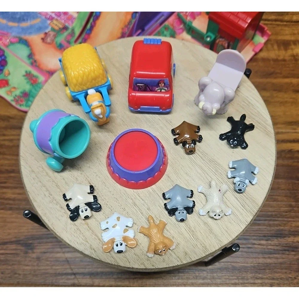 Vtg  1995 Pound Puppies Super Pound Van Deluxe Playset by Galoob - 90% Complete